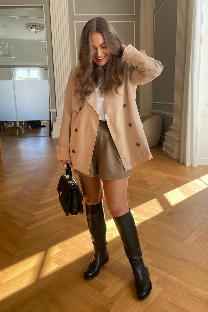 Vera | Double-Breasted Short Trench Coat for Spring