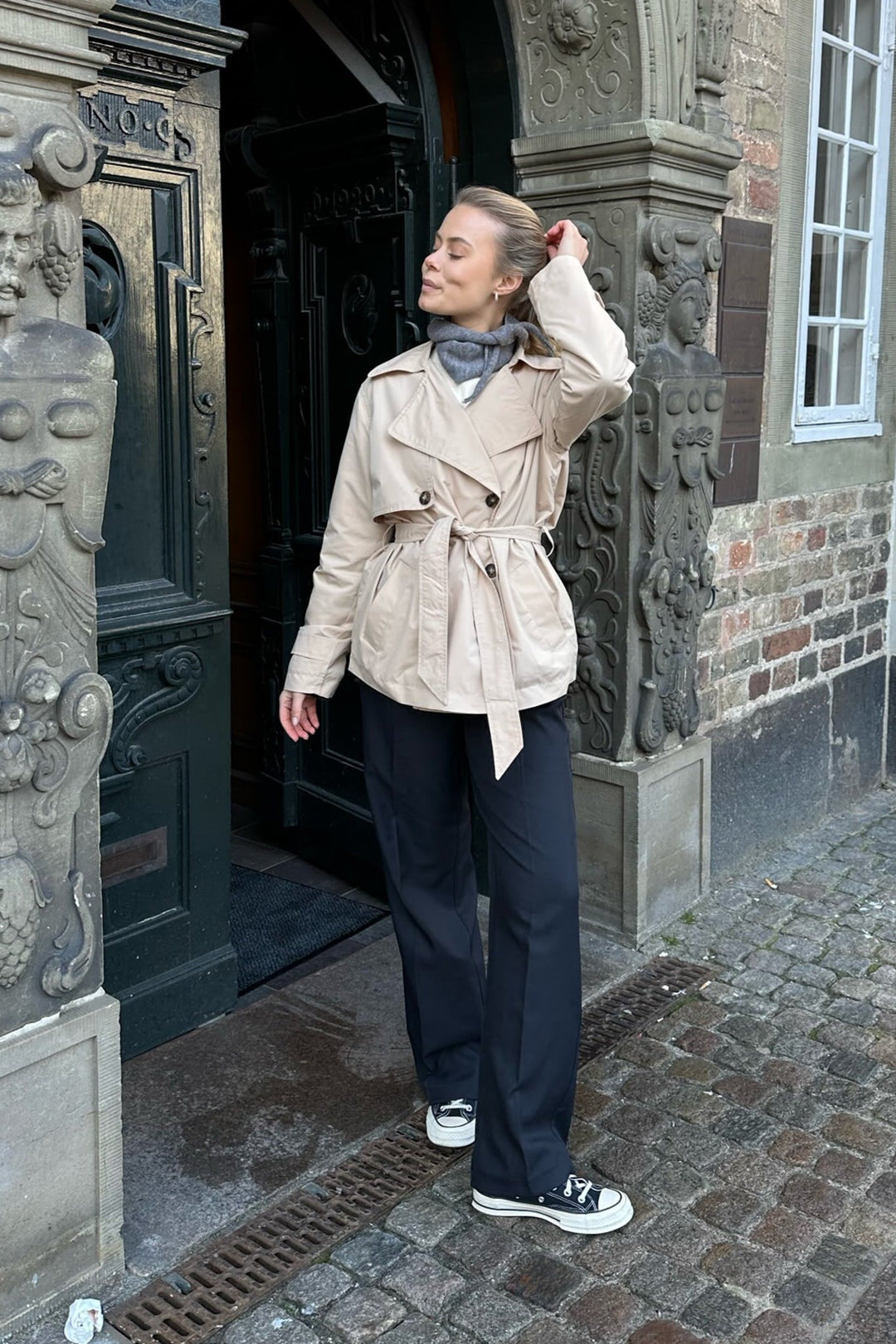 Vera | Double-Breasted Short Trench Coat for Spring
